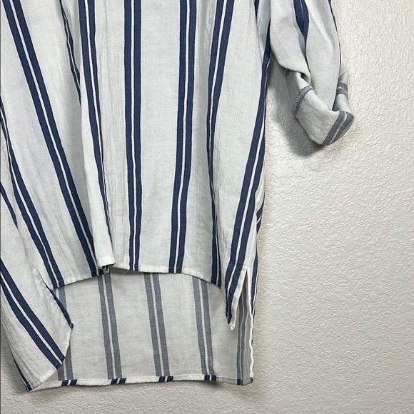 Lumiere Striped Blue and White  Shirt M - Picture 5 of 5